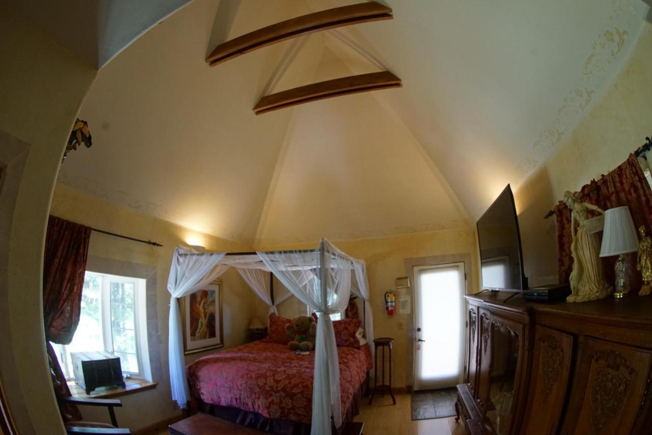 Fleur De Lac Europeran Inn Lake Arrowhead Exterior photo