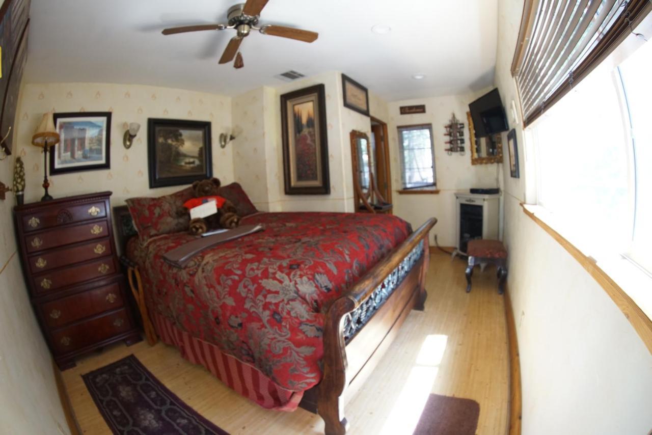 Fleur De Lac Europeran Inn Lake Arrowhead Exterior photo