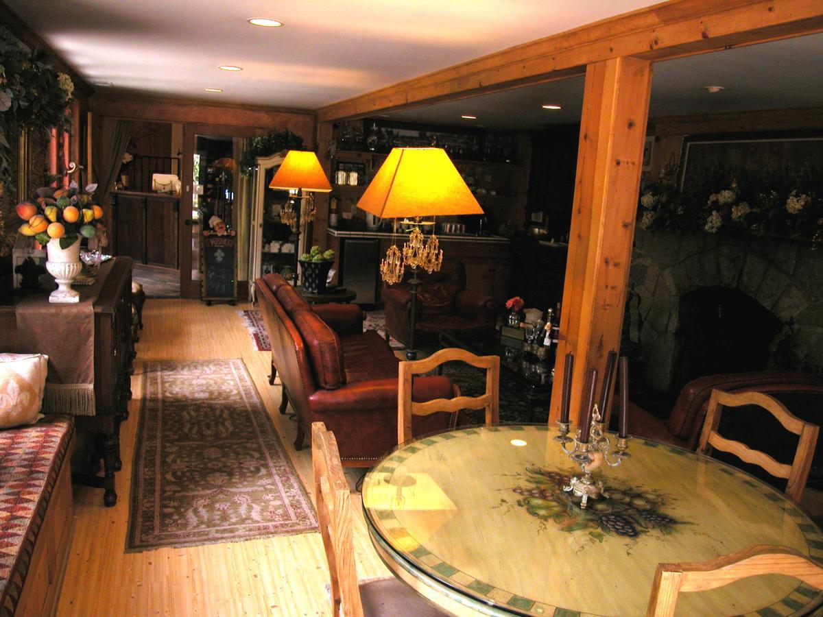 Fleur De Lac Europeran Inn Lake Arrowhead Exterior photo